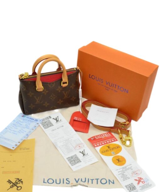 LӨUIS VUITTӨN Nano Pallas Bag