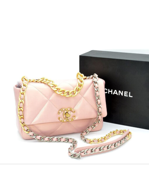 CΗΛNΞL 19 Quilted Bag