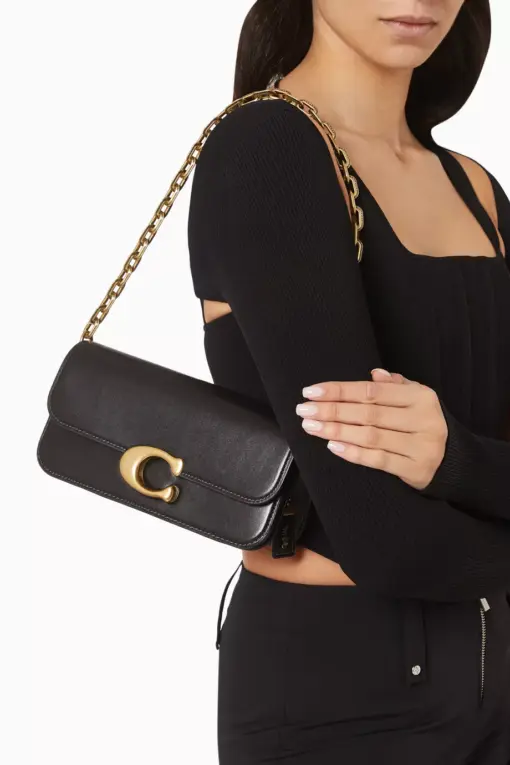 216668280 black e1